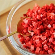 Xúc xắc dâu tây khô đông lạnh